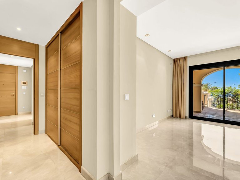 Apartment for Sale in La Quinta, Malaga 13