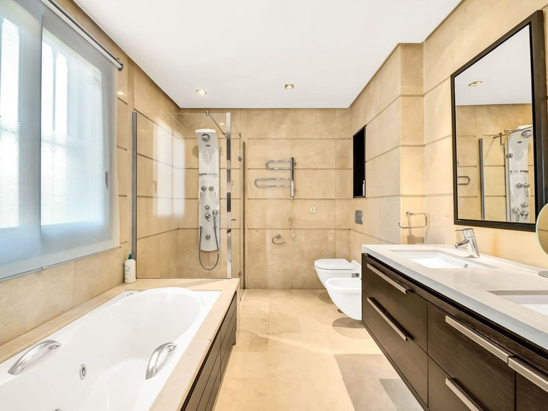 Apartment for Sale in La Quinta, Malaga 15