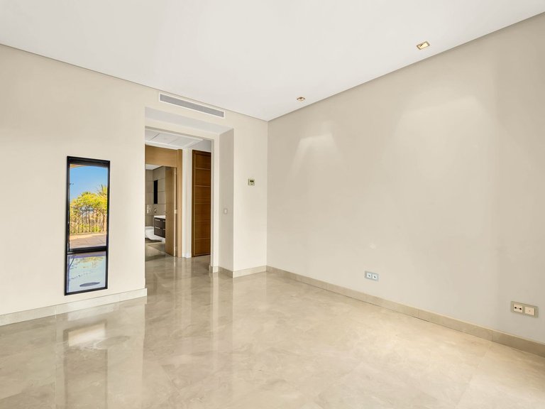 Apartment for Sale in La Quinta, Malaga 18