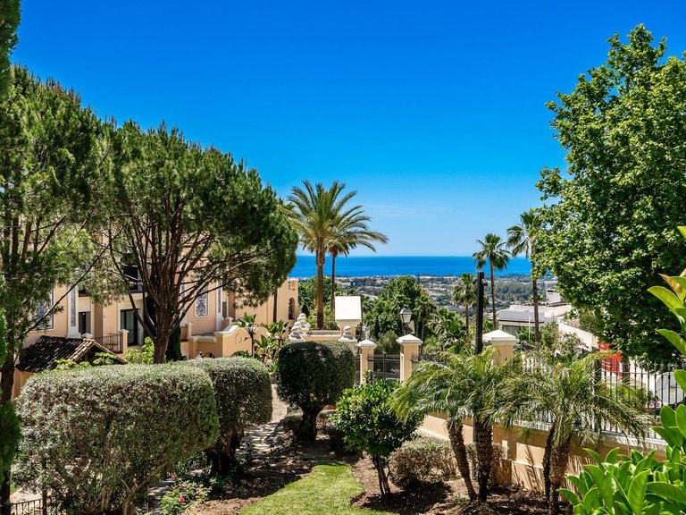 Apartment for Sale in La Quinta, Malaga 8