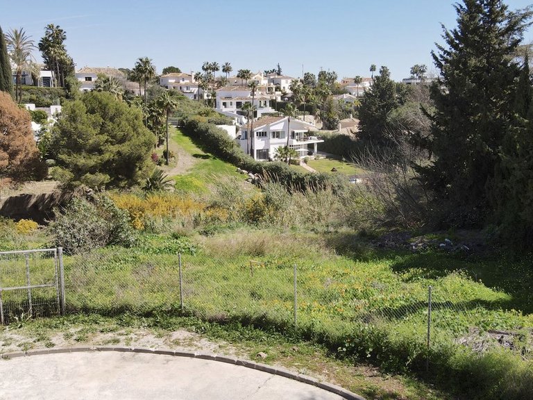Plot for Sale in Nueva Andalucía, Malaga 13