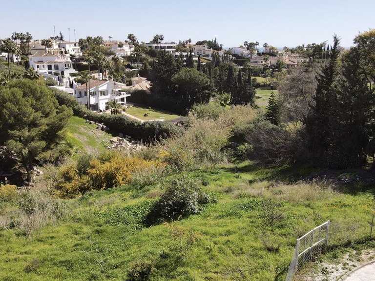 Plot for Sale in Nueva Andalucía, Malaga 14