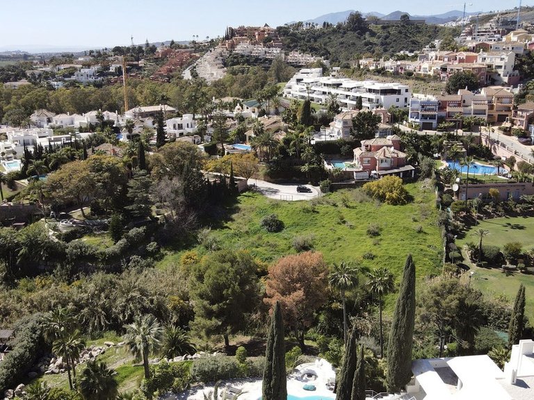 Plot for Sale in Nueva Andalucía, Malaga 17