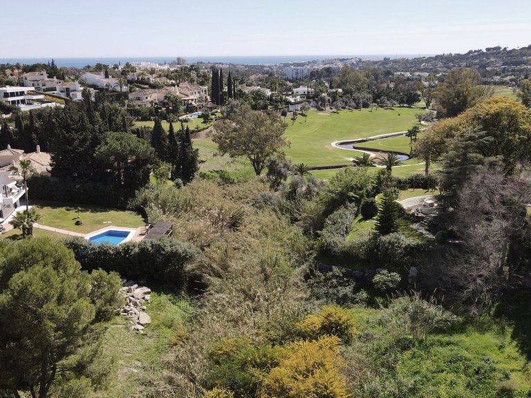 Plot for Sale in Nueva Andalucía, Malaga 3