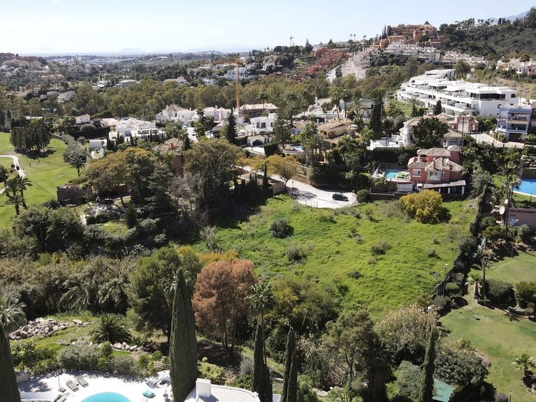 Plot for Sale in Nueva Andalucía, Malaga 5