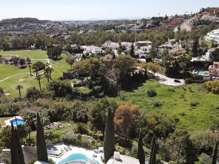 Plot for Sale in Nueva Andalucía, Malaga 6