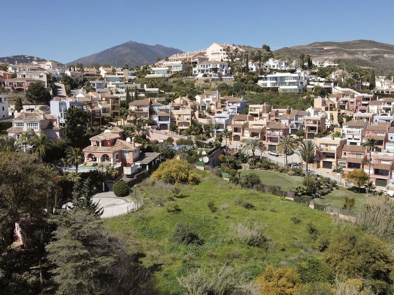 Plot for Sale in Nueva Andalucía, Malaga 7