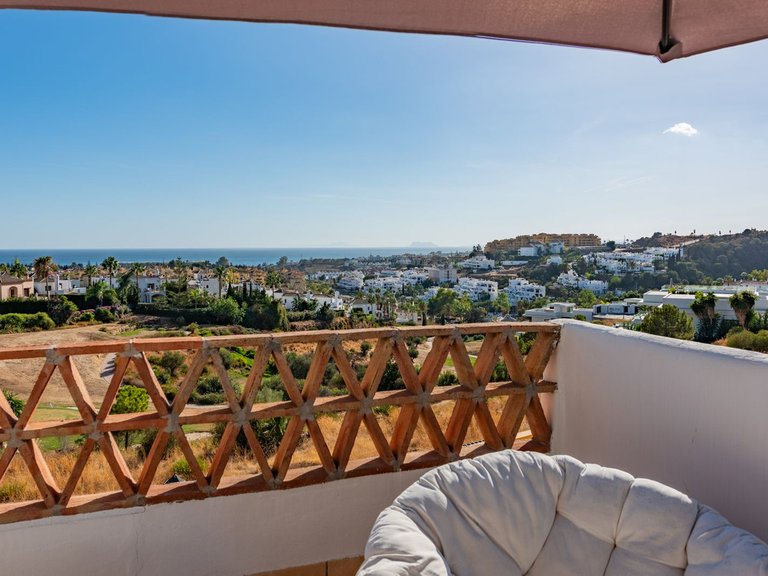 Villa for Sale in New Golden Mile, Malaga 1