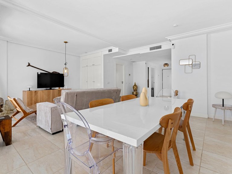 Villa for Sale in New Golden Mile, Malaga 10