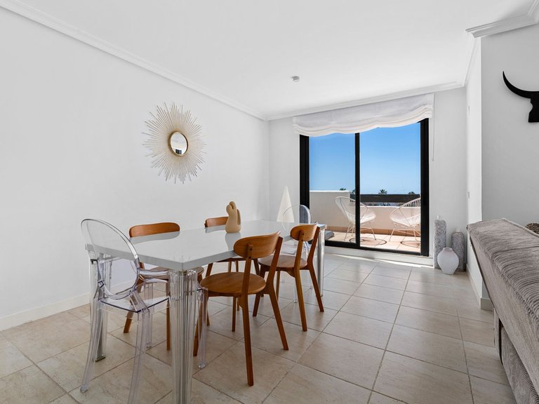 Villa for Sale in New Golden Mile, Malaga 11