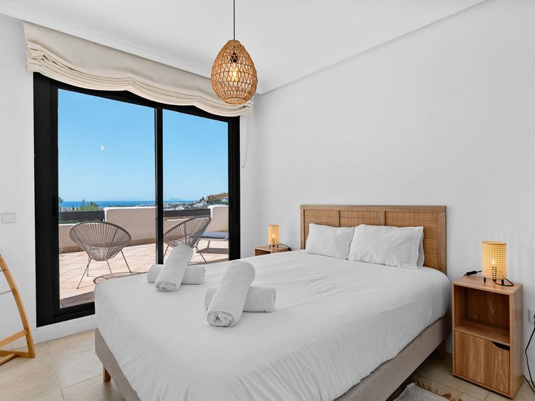 Villa for Sale in New Golden Mile, Malaga 14