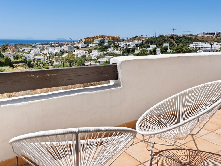 Villa for Sale in New Golden Mile, Malaga 15