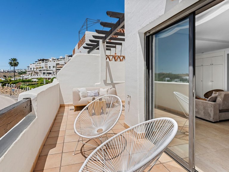 Villa for Sale in New Golden Mile, Malaga 16