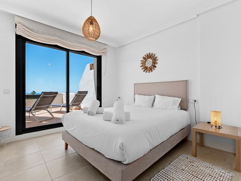 Villa for Sale in New Golden Mile, Malaga 28