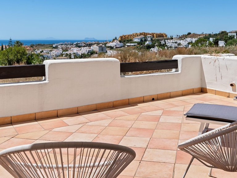 Villa for Sale in New Golden Mile, Malaga 3