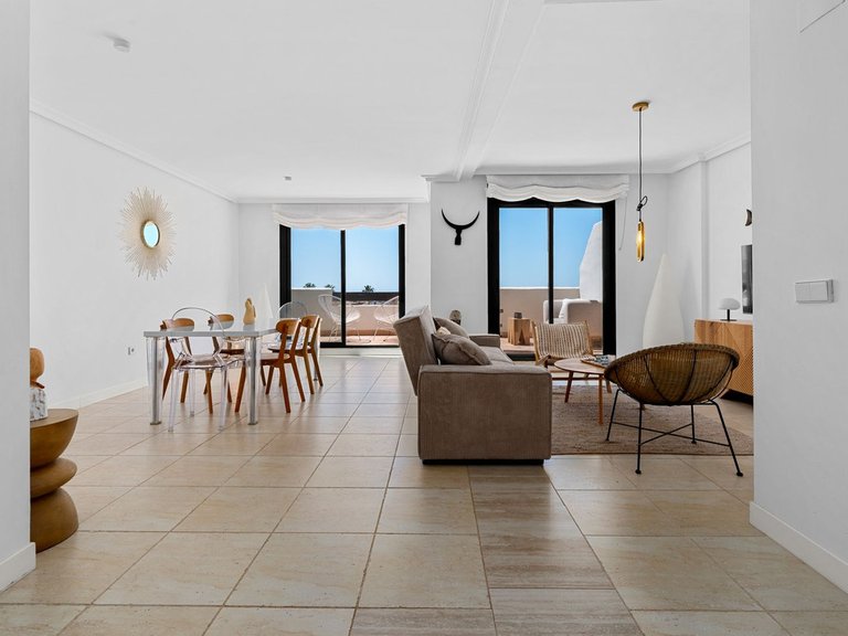 Villa for Sale in New Golden Mile, Malaga 6