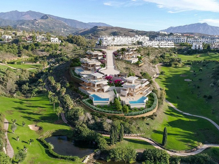 Villa for Sale in Estepona, Malaga 1