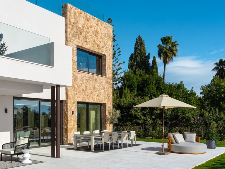 Villa for Sale in The Golden Mile, Malaga 12