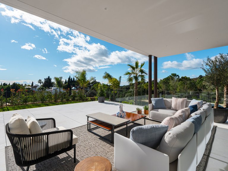 Villa for Sale in The Golden Mile, Malaga 13