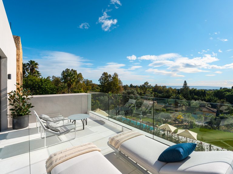 Villa for Sale in The Golden Mile, Malaga 16
