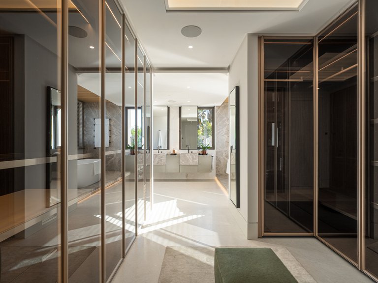 Villa for Sale in The Golden Mile, Malaga 20
