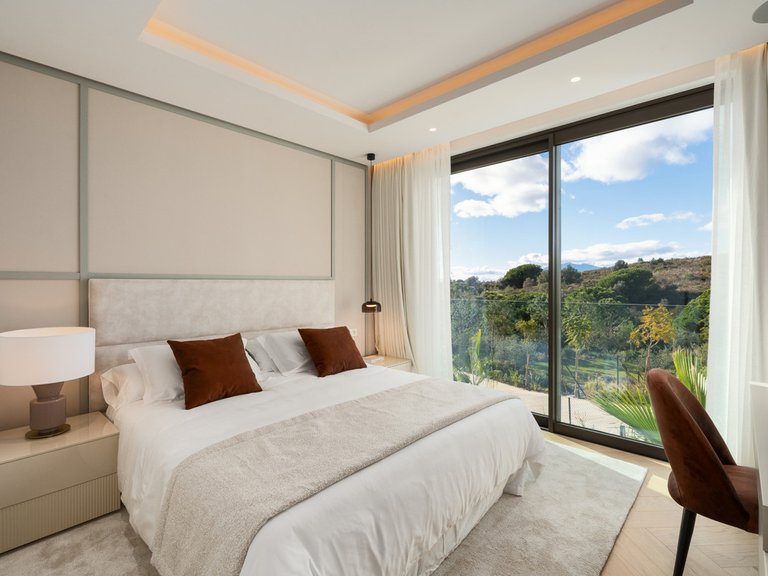 Villa for Sale in The Golden Mile, Malaga 21