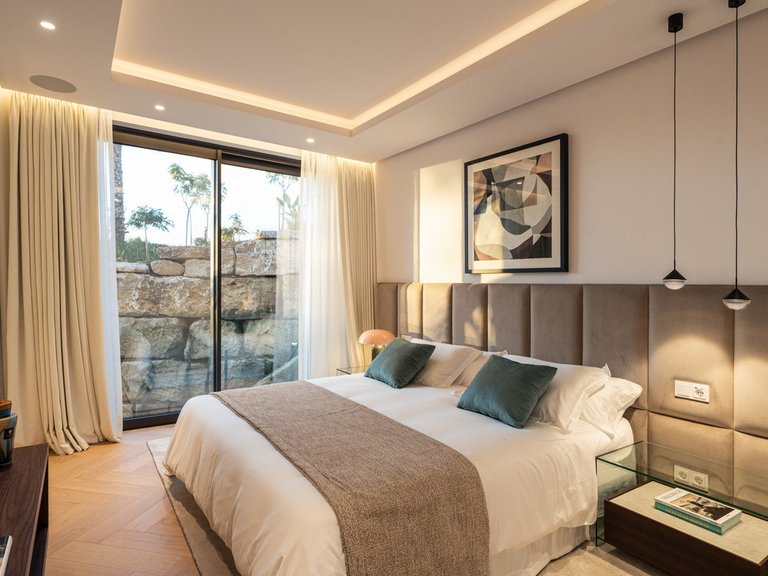 Villa for Sale in The Golden Mile, Malaga 23