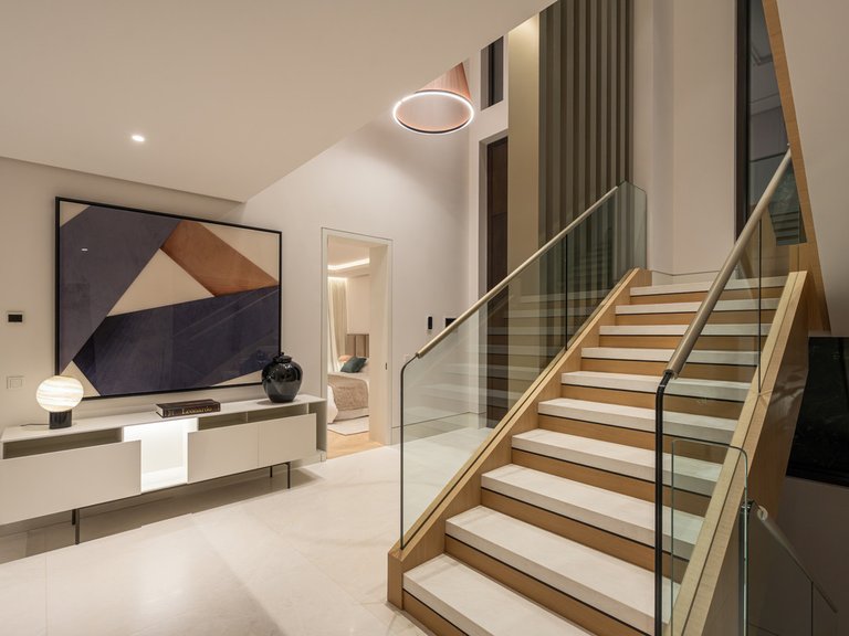 Villa for Sale in The Golden Mile, Malaga 25