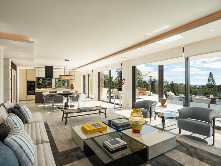 Villa for Sale in The Golden Mile, Malaga 6