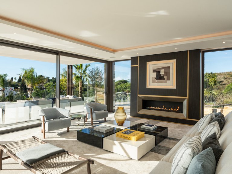 Villa for Sale in The Golden Mile, Malaga 7