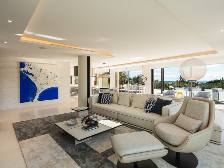 Villa for Sale in The Golden Mile, Malaga 9