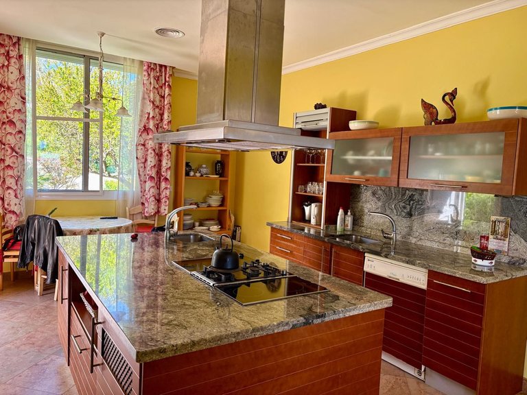 Villa for Sale in Estepona, Malaga 11