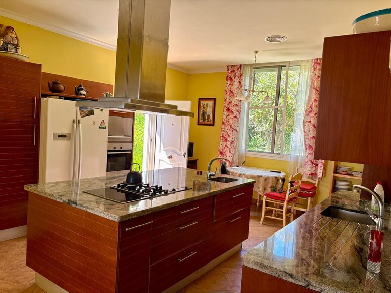 Villa for Sale in Estepona, Malaga 12