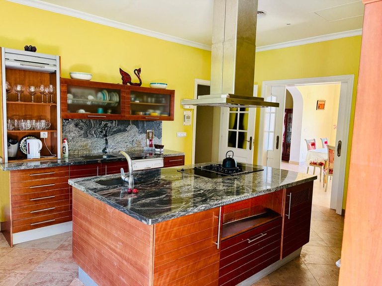 Villa for Sale in Estepona, Malaga 13