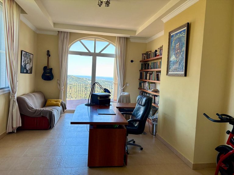 Villa for Sale in Estepona, Malaga 19