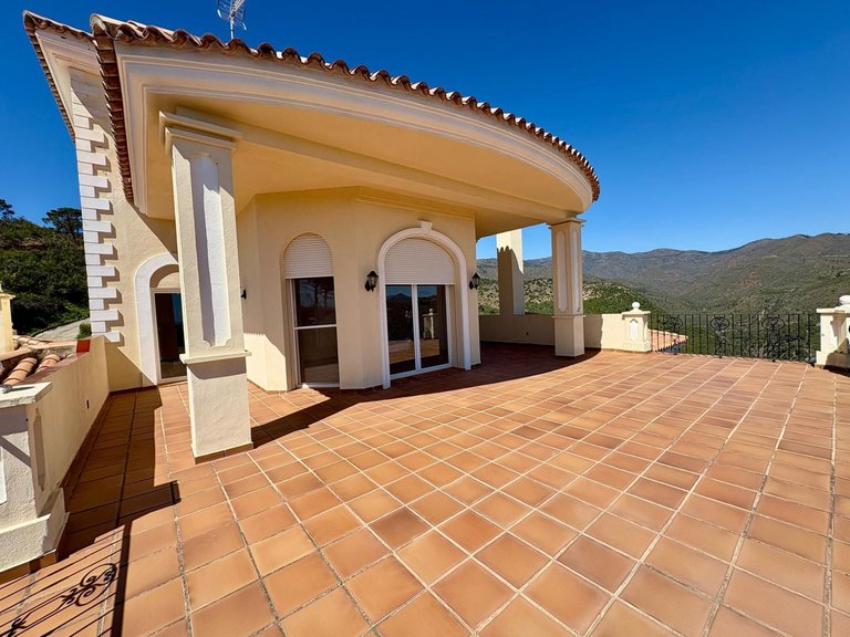 Villa for Sale in Estepona, Malaga 20