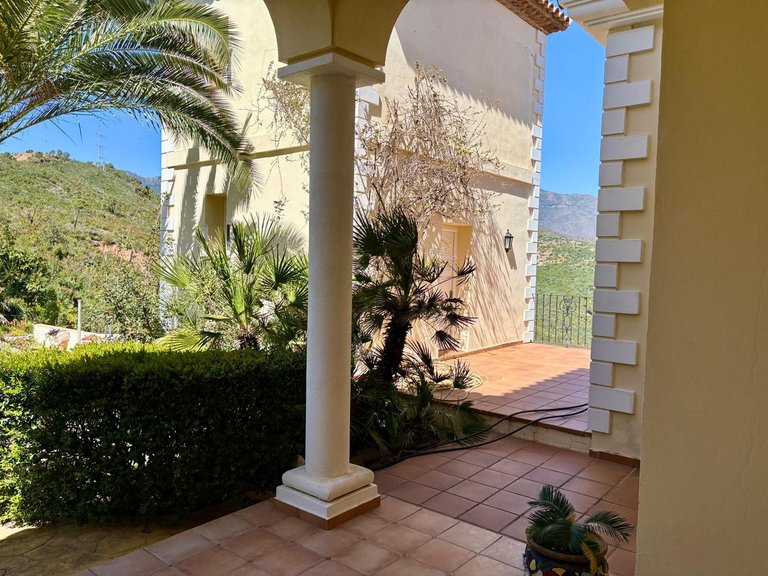Villa for Sale in Estepona, Malaga 6