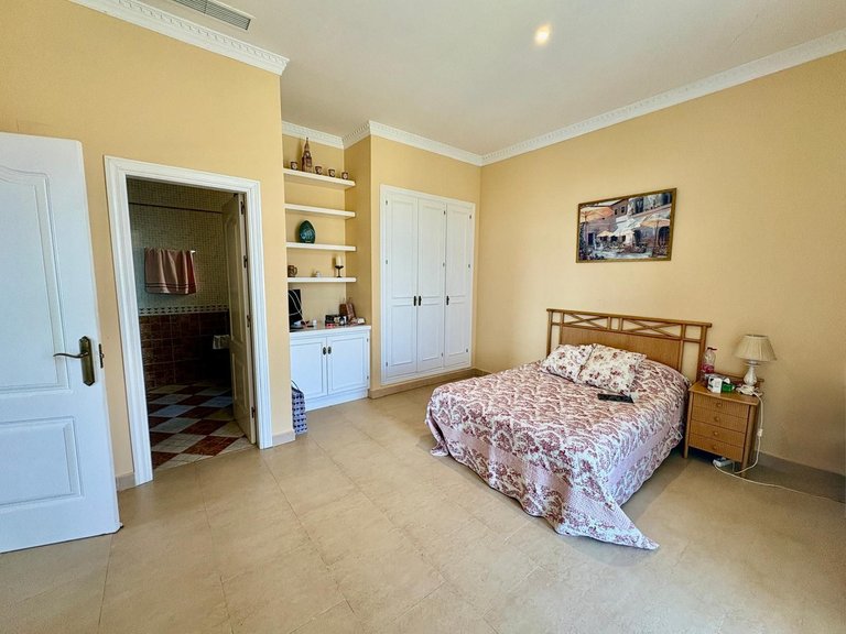 Villa for Sale in Estepona, Malaga 78