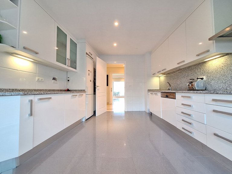 Apartment for Sale in Nueva Andalucía, Malaga 10