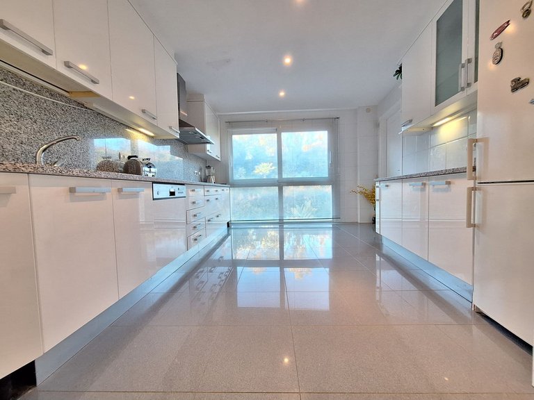 Apartment for Sale in Nueva Andalucía, Malaga 12
