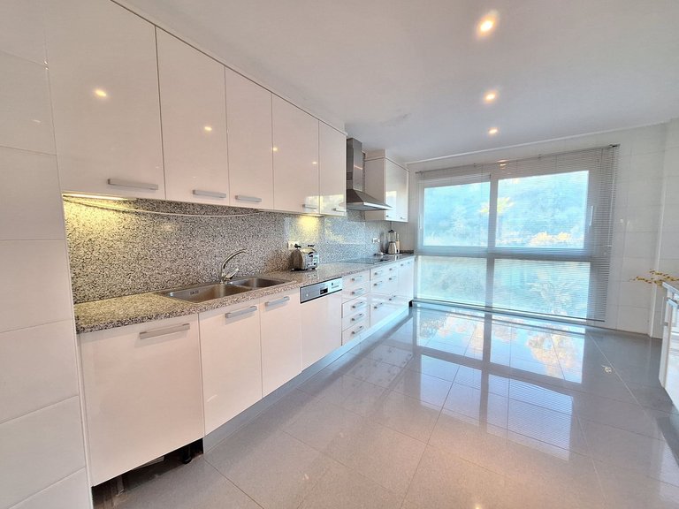 Apartment for Sale in Nueva Andalucía, Malaga 13