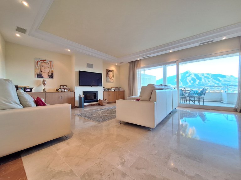 Apartment for Sale in Nueva Andalucía, Malaga 17