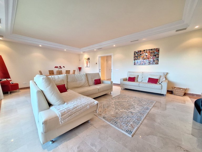 Apartment for Sale in Nueva Andalucía, Malaga 2