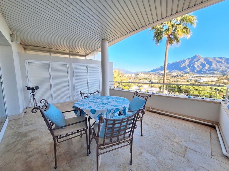 Apartment for Sale in Nueva Andalucía, Malaga 22