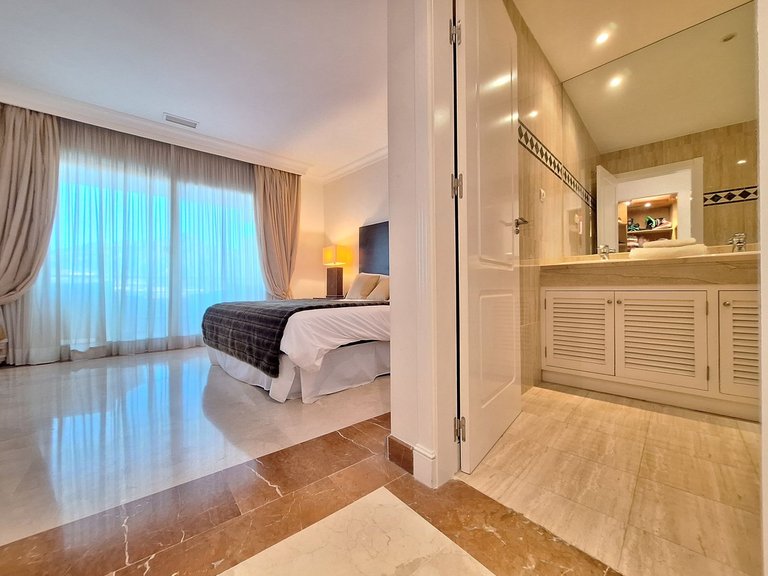 Apartment for Sale in Nueva Andalucía, Malaga 37