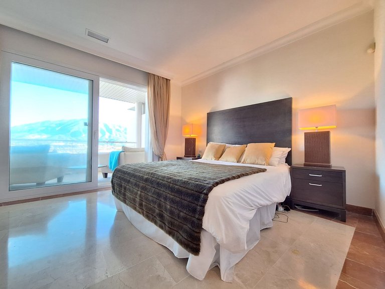 Apartment for Sale in Nueva Andalucía, Malaga 40