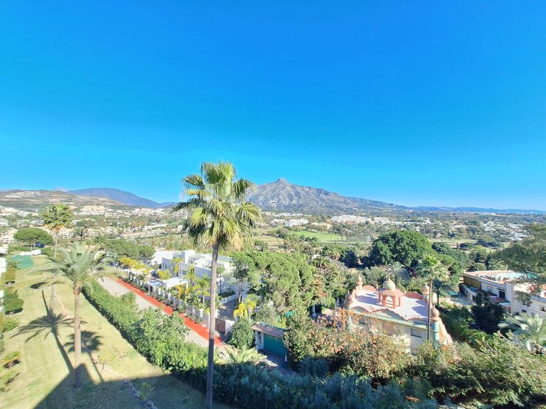 Apartment for Sale in Nueva Andalucía, Malaga 43