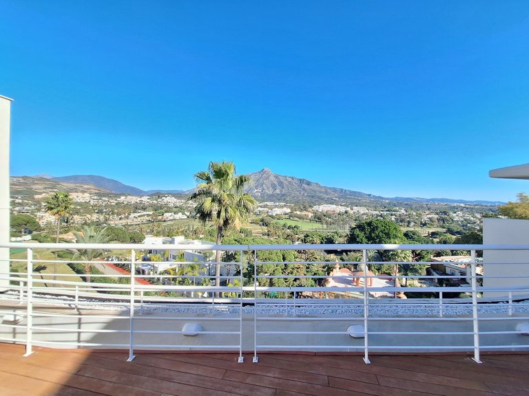 Apartment for Sale in Nueva Andalucía, Malaga 44