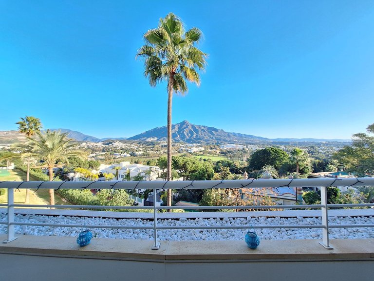 Apartment for Sale in Nueva Andalucía, Malaga 5