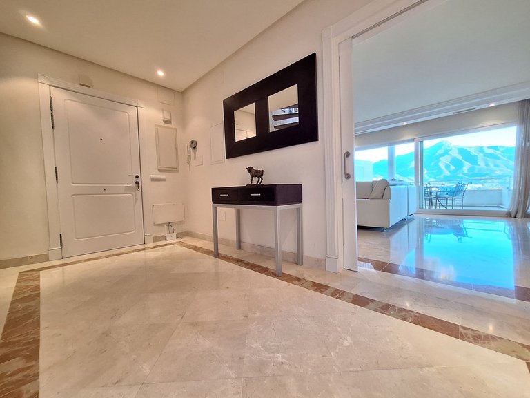 Apartment for Sale in Nueva Andalucía, Malaga 7